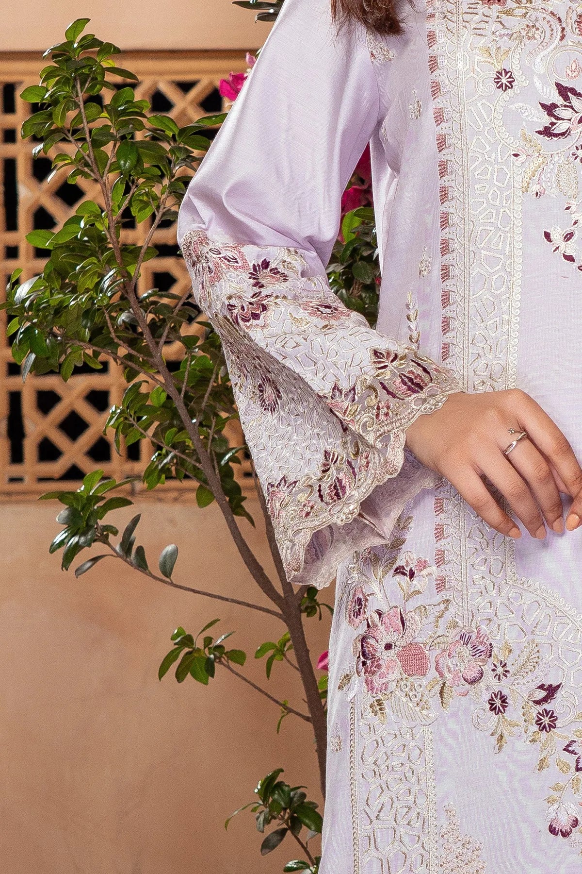 IP-118 Eshita